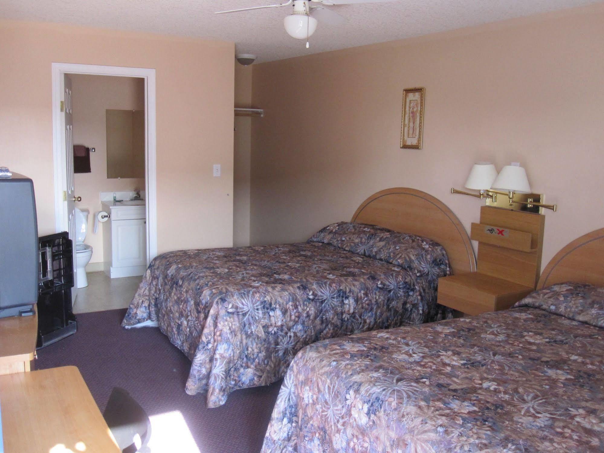 Aries Motel Едсън Екстериор снимка