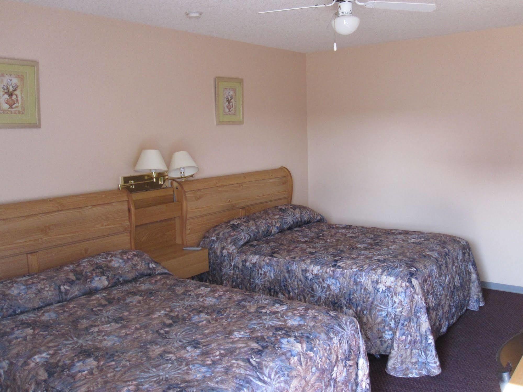 Aries Motel Едсън Екстериор снимка